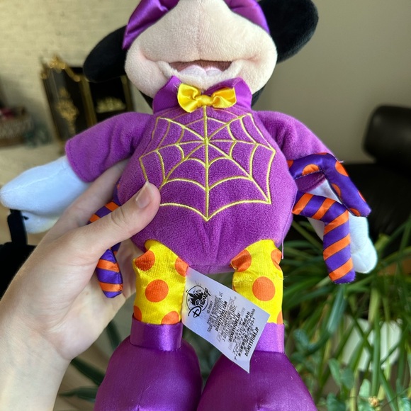 Disney store exclusive Mickey Mouse Halloween plushy - Picture 5 of 5